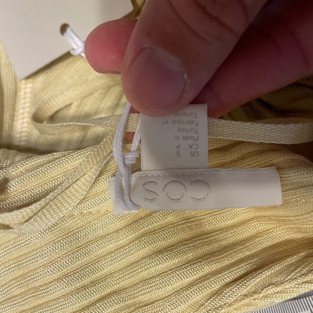 COS Light Yellow Ribbed Sweater Back Buttons size small NWT - Picture 6 of 7